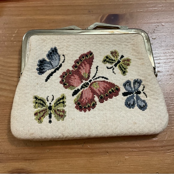 Neiman Marcus: vintage Embroidered Butterfly small clutch/pouch,/coin purse. - Picture 1 of 8